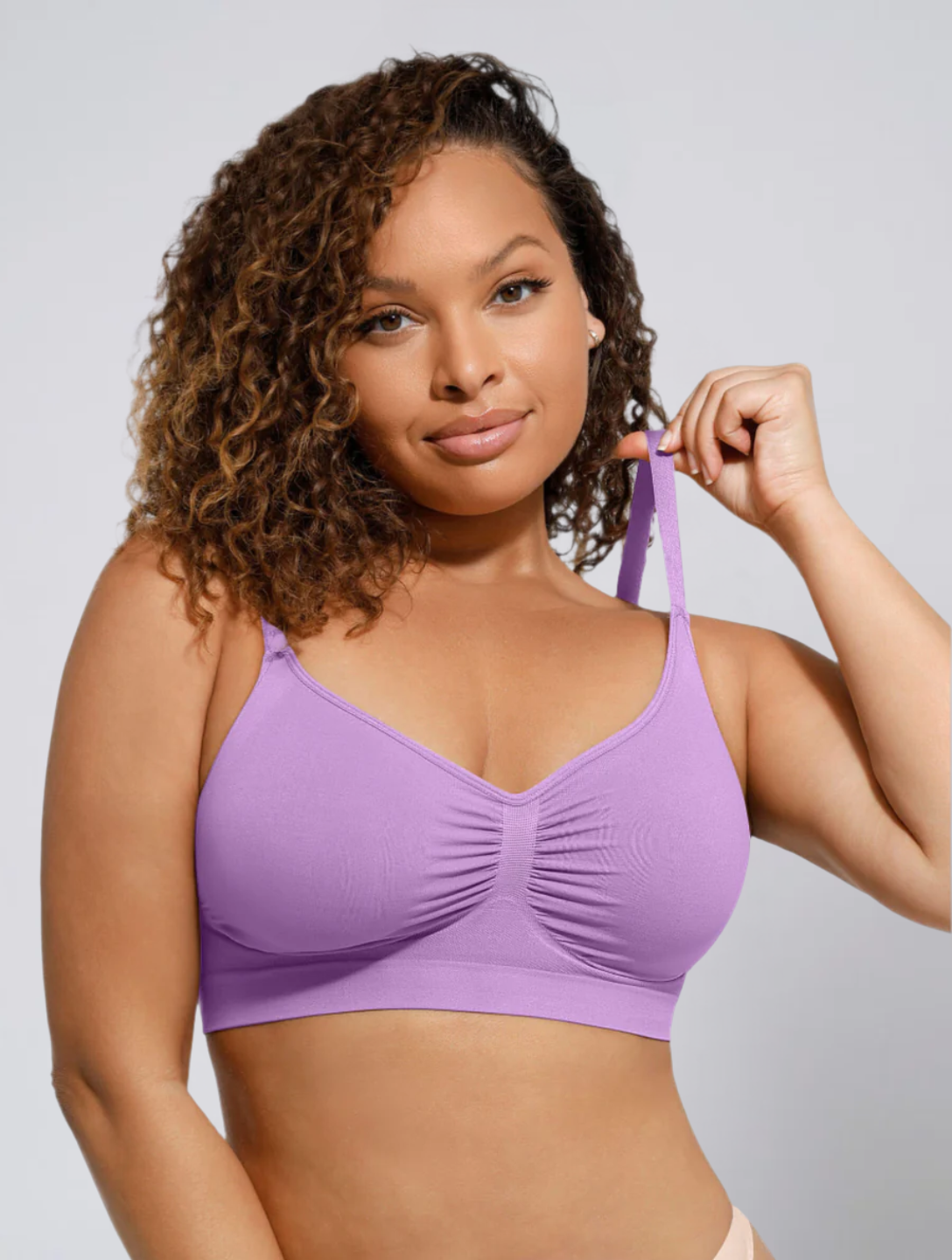 Seamless Wireless Bra for Women – Comfort Bra with Molded Cups and Wide Back Support