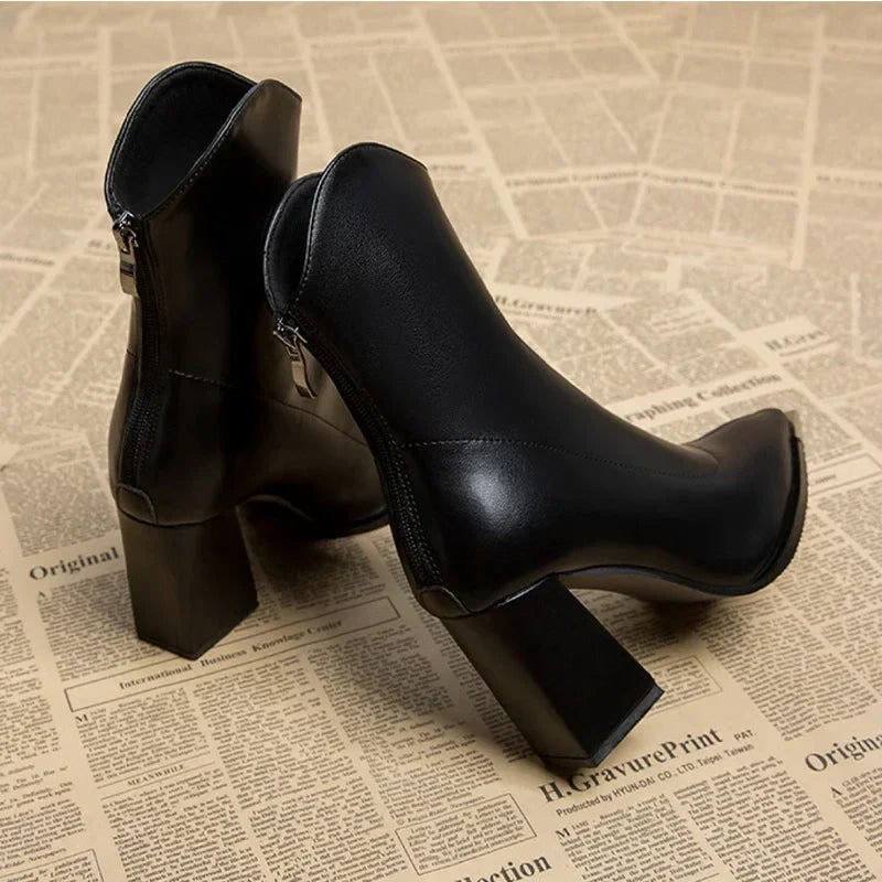 Pointed block heel boots for women | Structured shaft